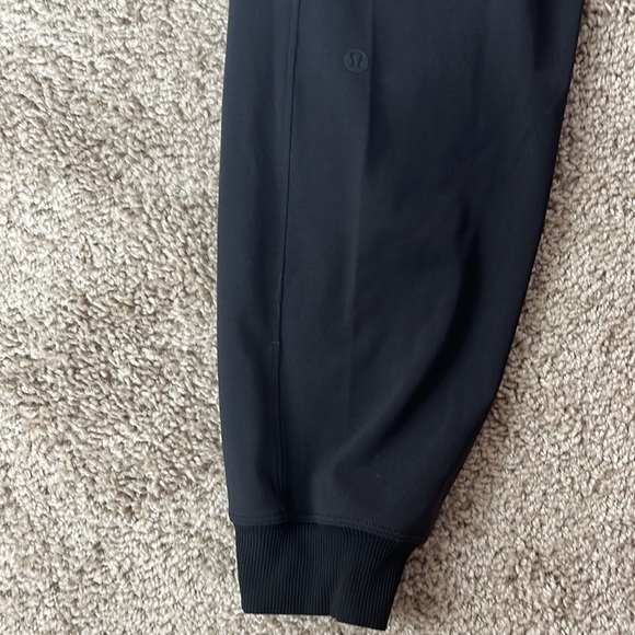 black lululemon joggers - Picture 4 of 4